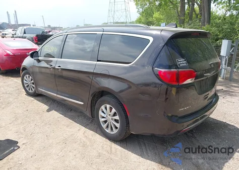 2017 Chrysler Pacifica Touring-L z USA, uszkodzony, nr VIN 2C4RC1BG7HR527307